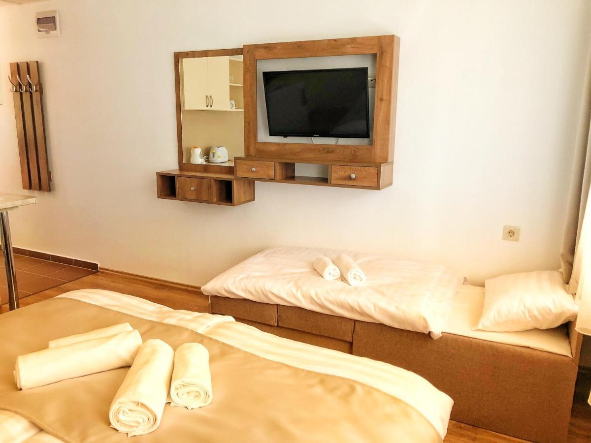 Boro Apartman ทิสซาฟือแรด ภายนอก รูปภาพ