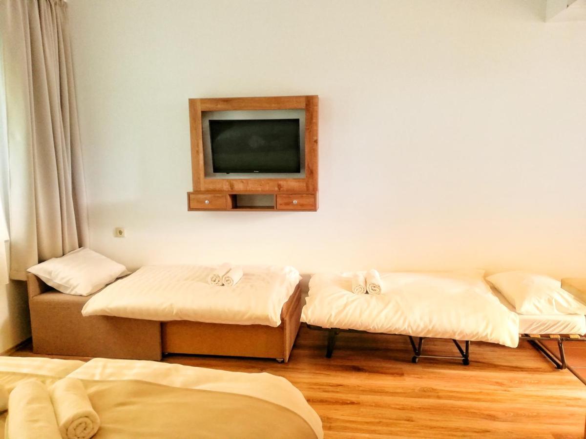 Boro Apartman ทิสซาฟือแรด ภายนอก รูปภาพ